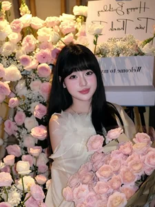 Tran Thanh Tam Celebrates Birthday with Stunning Maternity Photoshoot - image 3