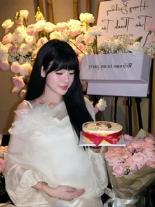Tran Thanh Tam Celebrates Birthday with Stunning Maternity Photoshoot - image 7