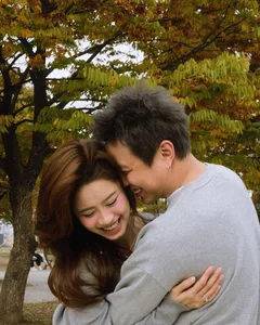 Famous Influencer Han Hang Celebrates Romantic Engagement with Long-Time Partner Huyme - image 7
