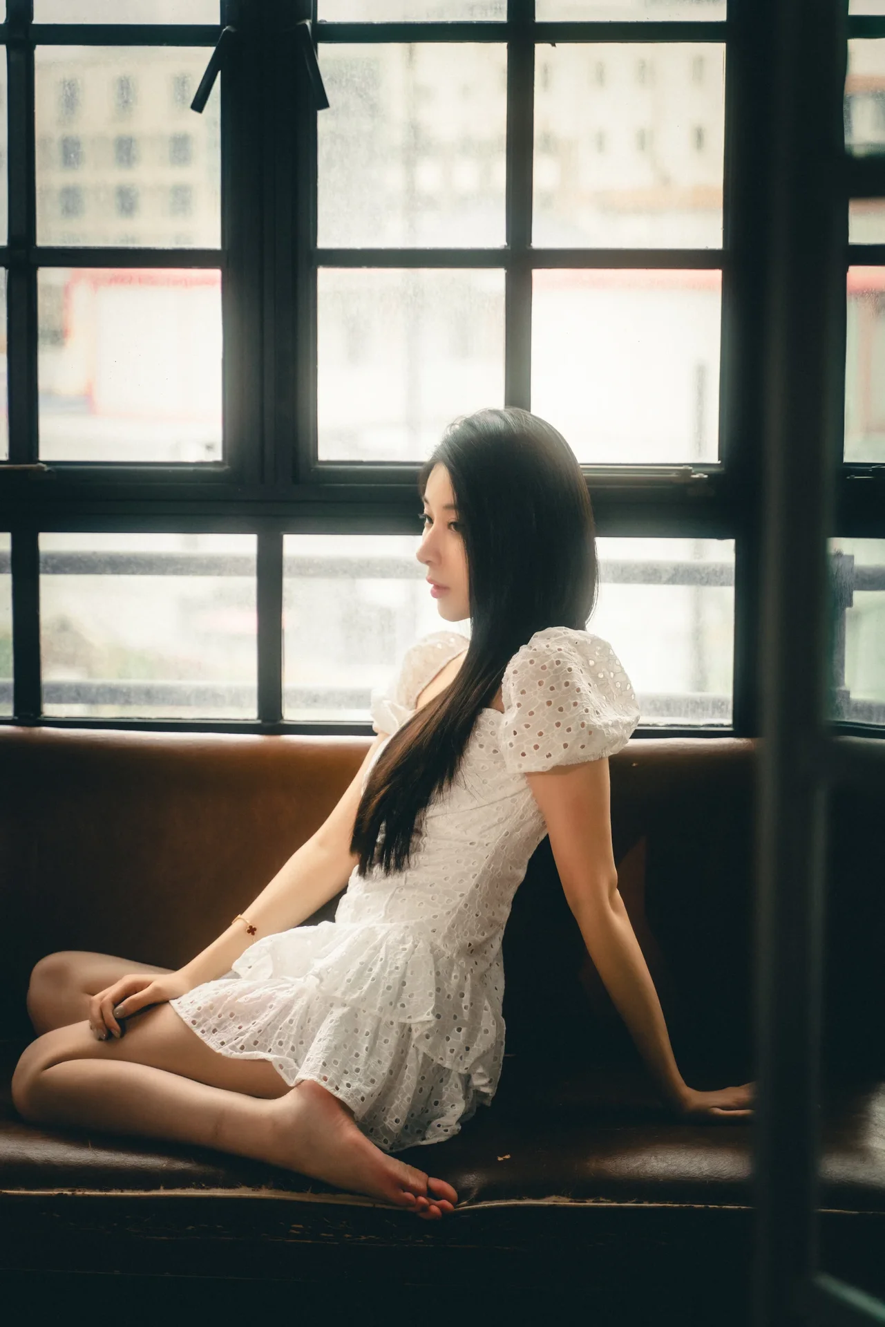 Emotional Visuals: Exploring the Theme of Yearning with Jia Min in YITUYU Art Language
