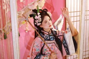 Captivating Visuals in YiTuYu Art Language Vol.4378 with You Er Bai Bai - image 30