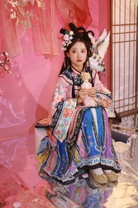 Captivating Visuals in YiTuYu Art Language Vol.4378 with You Er Bai Bai - image 17
