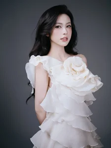 The mesmerizing elegance of Ha An in a soulful Femme Fatale inspired concept - image 5