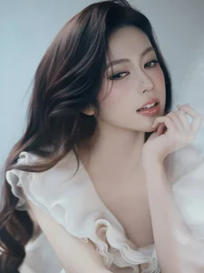 The mesmerizing elegance of Ha An in a soulful Femme Fatale inspired concept - image 9