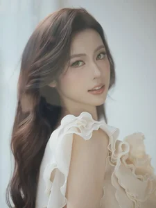 The mesmerizing elegance of Ha An in a soulful Femme Fatale inspired concept - image 0