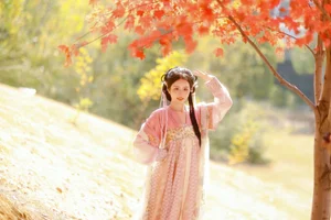 YiTuYu Art Language Vol.8065 Featuring Xiao Du Tong Xue: A Masterclass in Portrait Photography - image 3