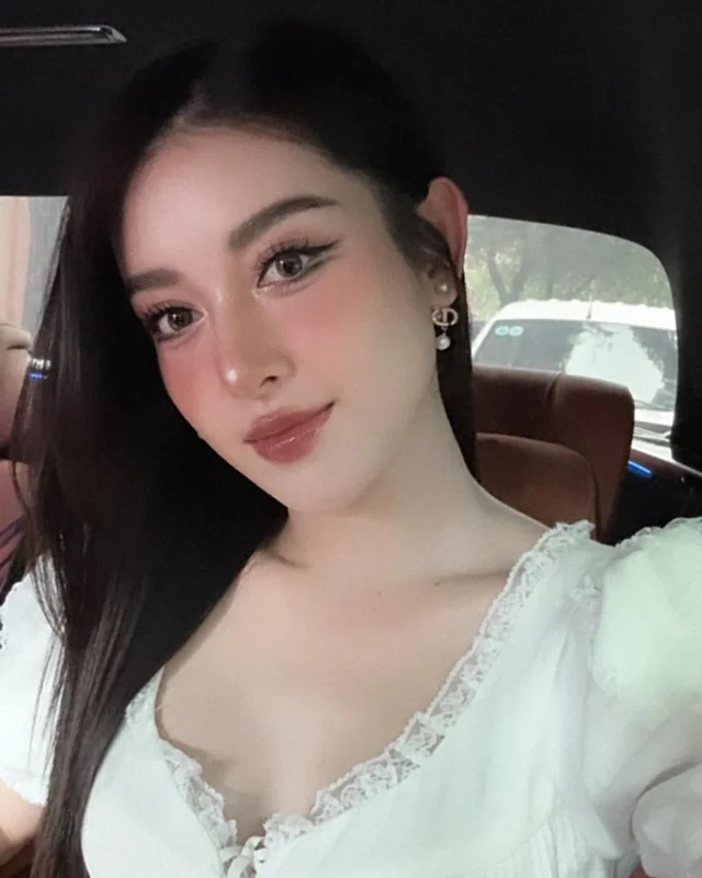 Vietnamese Beauty Huyen My: A Radiant Evolution of Glamour and Sophistication