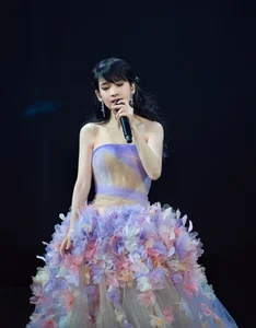 The Grace of Vivian Chow: Exploring the Timeless Fashion Style of a Cultural Icon - image 2