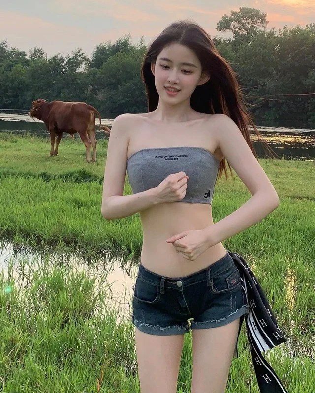 The Controversy of Rural Fashion: Chinese Influencer Sparks Debate with Mini Skirts in the Countryside