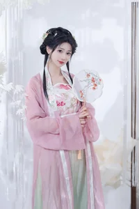 YITUYU Art Language 2024.01.13: Elegant Heart Poem Featuring Xiao Su Su Photography - image 0