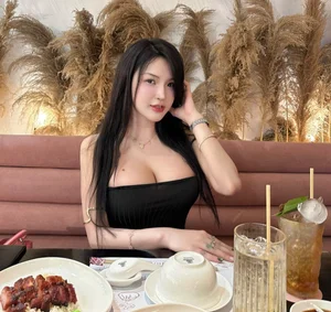 From Traditional to Trendy: Dong Nai's Ao Dai Beauty Stuns in Slit Dress - image 1