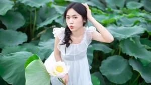 Exploring Minimalist Elegance in YiTuYu Art Language Vol.7677 Featuring Yi - image 3