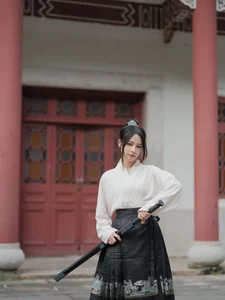 YiTuYu Art Language Vol.6236: Exploring the Artistic Elegance of Dan Dan - image 32