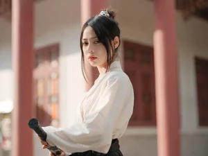 YiTuYu Art Language Vol.6236: Exploring the Artistic Elegance of Dan Dan - image 3
