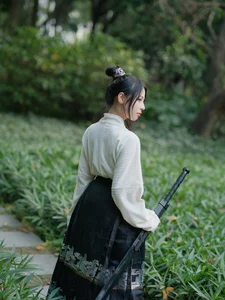 YiTuYu Art Language Vol.6236: Exploring the Artistic Elegance of Dan Dan - image 12