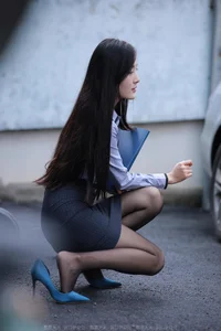 Elegant Professionalism: Wan Ping in the IESS Office Fashion Series - image 8