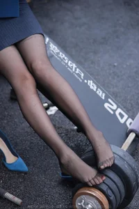 Elegant Professionalism: Wan Ping in the IESS Office Fashion Series - image 72