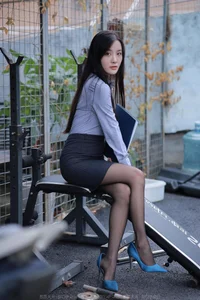 Elegant Professionalism: Wan Ping in the IESS Office Fashion Series - image 63