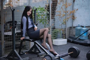 Elegant Professionalism: Wan Ping in the IESS Office Fashion Series - image 37