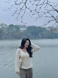 Elegant Beauty from Nam Dinh: A Radiant Look Inspired by Hanoi Autumn Aesthetics - image 0