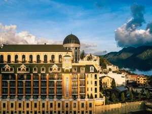 Vietnam Hospitality Shines: 10 Hotels Named Among the World's Best for 2025 - image 8