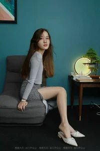Soft Femininity and Floral Charms: A Look at Wan Ping in the IESS Gentle Floral Dress Series - image 60