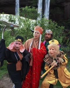 Stunning Vietnamese Celebrity Halloween Transformations: The Iconic Journey to the West Spider Spirits - image 8