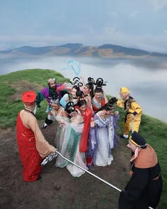 Stunning Vietnamese Celebrity Halloween Transformations: The Iconic Journey to the West Spider Spirits - image 1