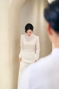 Elegant Bridal Visuals: Van Thanh’s Engagement Ao Dai Revealed - image 4