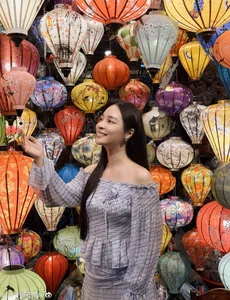 Chi Pu and Chinese Star Explore Hoi An and the Golden Bridge - image 1