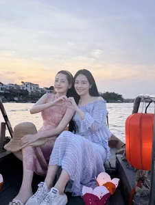 Chi Pu and Chinese Star Explore Hoi An and the Golden Bridge - image 6
