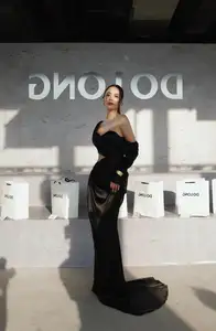 Huyen Lizzie Stuns with Alluring Slender Back and Elegant Fashion Style - image 5