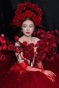 Modern V-Pop Sensation Hoàng Thùy Linh: Bringing Vietnamese Culture to the Global Stage with Stunning Performances and Iconic Fashion - image 1