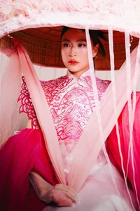 Modern V-Pop Sensation Hoàng Thùy Linh: Bringing Vietnamese Culture to the Global Stage with Stunning Performances and Iconic Fashion - image 0