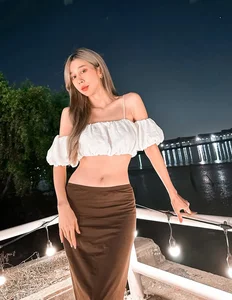 Thai Social Media Influencer Sparks Viral Debate with Bold Street Food BBQ Appearance - image 3