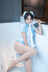 XiuRen Shi An An Alluring in Unique Blue Porcelain Cheongsam - 0017-7430948285 - image 18