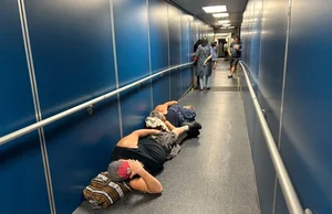 Global IT Outage Leaves Travelers Stranded: The Blue Screen of Death Impact at Airports - image 5