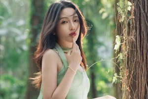 Elegant Portrait Collection: YiTuYu Art Language Vol.10361 with Model Dou Pi (16P) - image 4