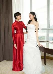 The Stunning U50 Beauty of Doan Van Hau’s Mother-in-Law in Traditional Vietnamese Ao Dai - image 3