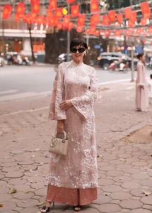 The Stunning U50 Beauty of Doan Van Hau’s Mother-in-Law in Traditional Vietnamese Ao Dai - image 1
