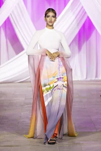 International Beauties Showcase the Timeless Elegance of Vietnamese Silk Ao Dai in Stunning Fashion Gallery - image 1