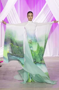International Beauties Showcase the Timeless Elegance of Vietnamese Silk Ao Dai in Stunning Fashion Gallery - image 9