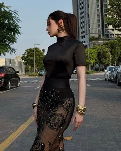 Chi Pu Stuns in Bold Tight-Fitting Outfits Highlighting Her Iconic Curves and Fashion Evolution - image 0