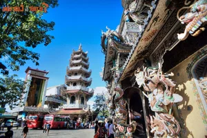 Exploring the Extraordinary Architecture of Unique Pagodas in Da Lat: A Journey Through Spiritual and Artistic Landmarks - image 6