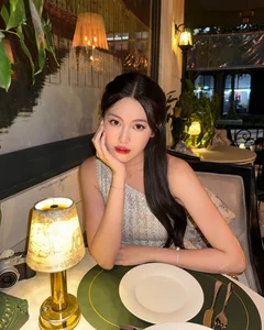 HIEUTHUHAI's Girlfriend Stuns Fans with Radiant Natural Beauty in Unfiltered Viral Photos - image 6