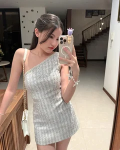 HIEUTHUHAI's Girlfriend Stuns Fans with Radiant Natural Beauty in Unfiltered Viral Photos - image 0