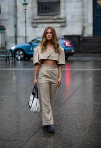 Elevate Your Professional Style with Chic Waist-Defining Tops for the Modern Female CEO Aesthetic - image 3