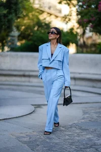 Elevate Your Professional Style with Chic Waist-Defining Tops for the Modern Female CEO Aesthetic - image 5