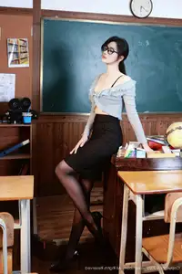 XiuRen No.10585 Nan Qiao: Alluring Charm of a Classy Teacher in a School Setting - image 20