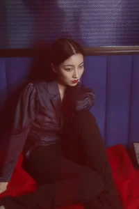 YiTuYu Art Language Vol.4512: Captivating Visuals and Modern Style with Bei Ji - image 6